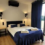 Aparthouse Cliff By Orka 150 M And Sea Ferienhaus